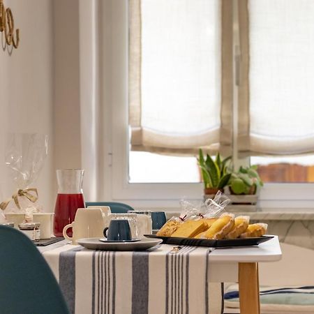 Down Town Blue Apartment Специя Экстерьер фото